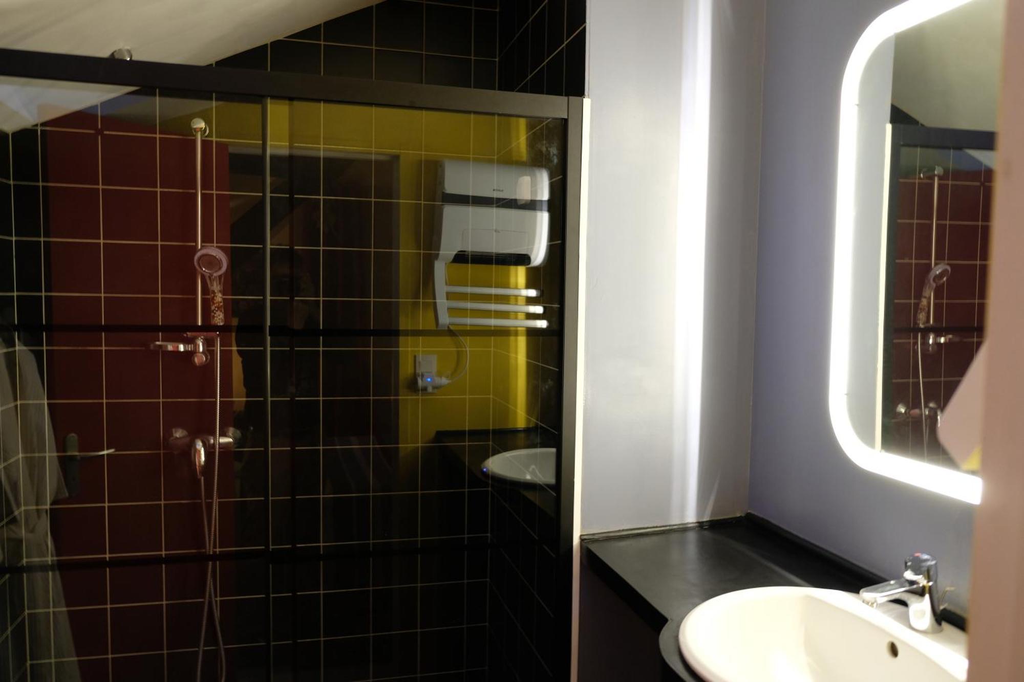 La Maison Jaune A La Janaie Parigné 외부 사진
